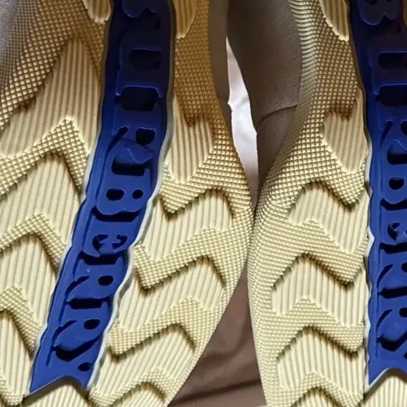 Burberry NWB Suede-shearling Highland Boots - In Foam/butter NWB - Picture 3 of 7